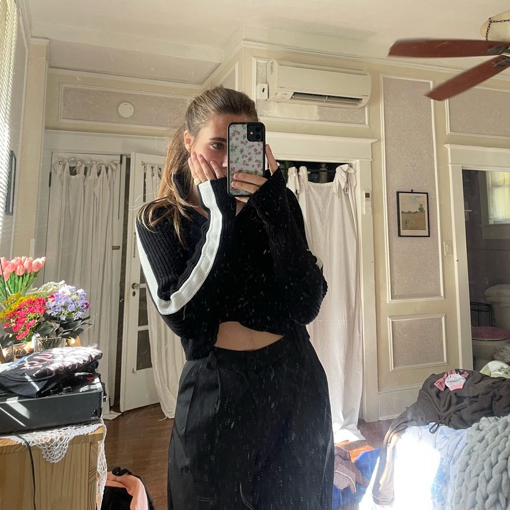 Brandy Melville sweater